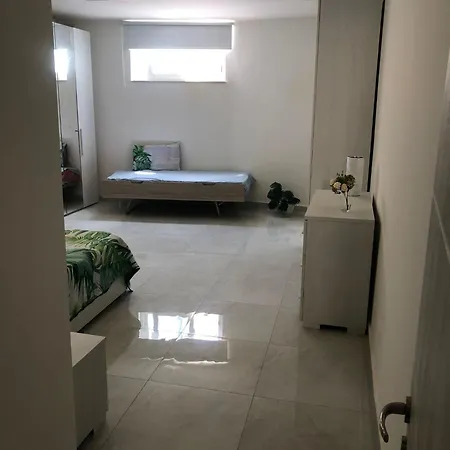 Gozo, Peaceful Retreat With Shared Pool アパート