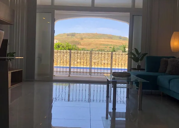 Gozo, Peaceful Retreat With Shared Pool Għasri